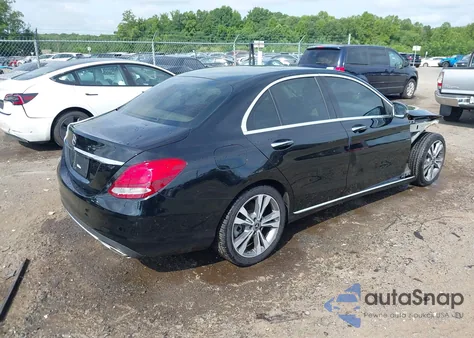 2018 Mercedes-Benz C 300 z USA, uszkodzony, nr VIN WDDWF4JB7JR418588